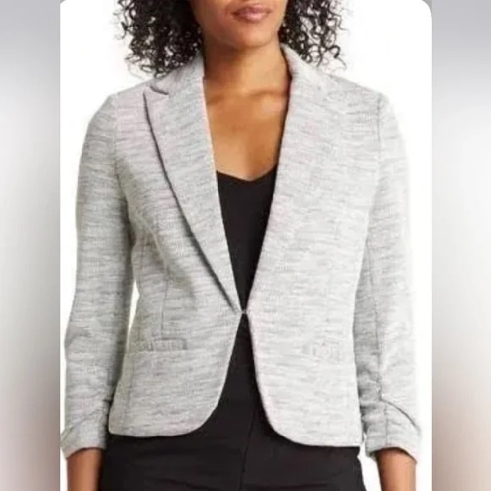 Amanda & Chelsea Textured Gray Blazer